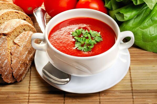 Drikkediætmenuen kan varieres med tomatsuppe